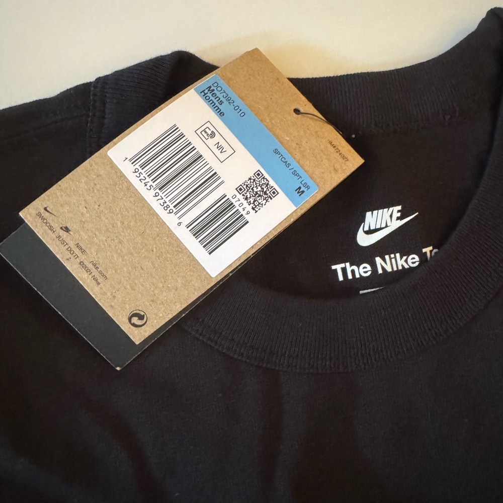 Nike black tshirt NWT Men’s Med